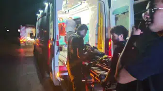 Antalya'da minibüs kanala düştü : Alman vatandaşı yolcu yaralandı