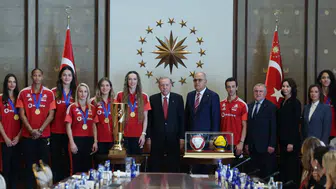 Cumhurbaşkanı Erdoğan, A Milli Kadın Voleybol Takımı'nı ağırladı