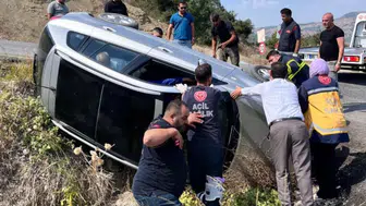 Osmaniye'de virajı alamayan otomobil devrildi : 1 kişi yaralandı