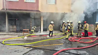 Üsküdar'da iş yerinde yangın : Maddi hasar meydana geldi