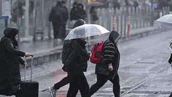 AKOM'dan İstanbullulara kuvvetli yağış uyarısı: Bu saatlere dikkat