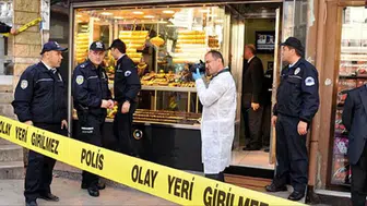 İstanbul'da 3 yıllık çalışan kuyumcudan 3 kilo altın çaldı