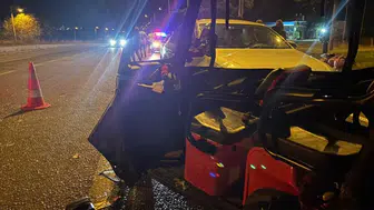 Kütahya'da otomobil elektrikli bisiklete çarptı : 2 kişi yaralandı