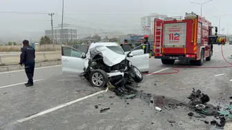 Samsun Kavak'ta araç direğe çarptı : 1 ölü, 3 yaralı