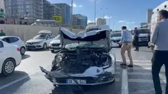 Beylikdüzü'nde zincirleme kaza : Yaralılar bulunuyor