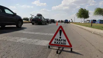 Osmaniye'de motosiklet bariyere çarptı : 2 yaralı