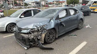 Düzce'de feci kaza : Motosiklet ve otomobil çarpıştı, 2 kişi ağır yaralandı