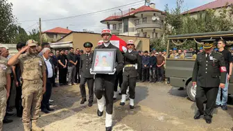 Şehit Ziya Koparan memleketi Yüksekova'da toprağa verildi