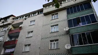 Bitişik iki apartmanda çatlak ve ayrılmalar : 10 daire mühürlendi