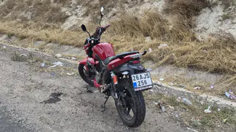 Eskişehir'de motosiklet kazası : Tekerleği kilitlenen sürücü yaralandı