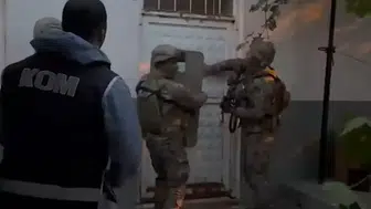 Bitlis'te sosyal medya operasyonu : Suç örgütünü öven 3 şüpheli tutuklandı