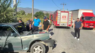 Aydın Bozdoğan'da otomobil ile kamyon çarpıştı: 1 yaralı