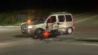 Çorum'da motosiklet ile otomobil çarpıştı : 3 yaralı