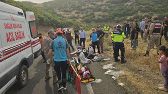 Bingöl Adaklı'da minibüs şarampole yuvarlandı: 10 yaralı