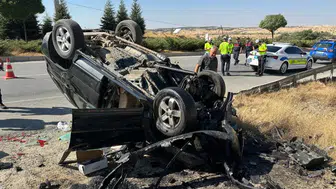 Uşak'ta otomobil takla attı : 66 yaşındaki sürücü ağır yaralandı