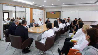 Bakan Tekin, dünya şampiyonu voleybolcularla bir araya geldi