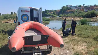 Diyarbakır'da 52 keçi ve oğlak 3 gün sonra kurtarıldı : İtfaiye ekipleri botla ulaştı