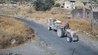 Nevşehir’de traktör kazası kamerada : 75 yaşındaki Makbule Koçak hayatını kaybetti