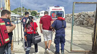 Gezi teknesinde yaralanan kişi kurtarıldı