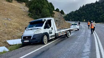 Antalya'da peş peşe dehşet anları : İki kazada sürücüler hastanelik oldu
