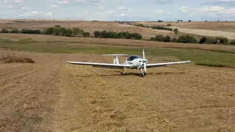 Tekirdağ'da eğitim uçağı tarlaya zorunlu iniş yaptı
