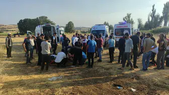 Diyarbakır'da kontrolden çıkan otomobil devrildi : 4'ü çocuk 9 yaralı