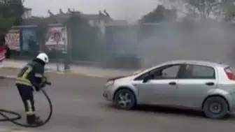 Elazığ'da seyir halindeki otomobilde yangın çıktı