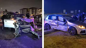 Eskişehir'de kavşakta feci kaza : Çarpışan 2 araç hurdaya döndü, 3 kişi yaralandı