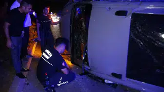 Manavgat'ta kırmızı ışık ihlali kazaya yol açtı: 2'si turist 3 kişi yaralandı