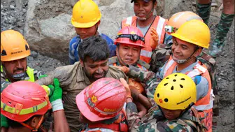 Nepal’de mucize kurtuluş : Sel sonrası tünelde 9 gün mahsur kalan 2 işçi kurtarıldı