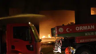 Yangında bir itfaiye eri yaralandı