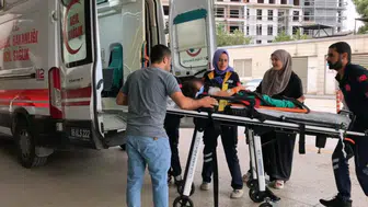 Bursa'da balkondan düşen çocuk yaralandı