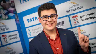 Büyükusta Yağız Kaan Erdoğmuş, Tata Steel Satranç Turnuvası'nda dünya beşincisini yendi