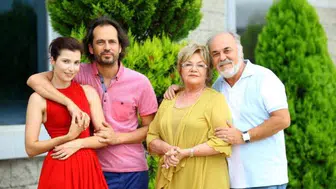 Kızılcık Şerbeti dizisinde Salkım karakterini canlandıran Özge Borak kimdir?