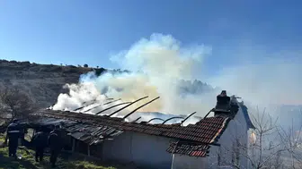 Uşak’ta ev yangını faciası: 87 yaşındaki yaşlı adam hayatını kaybetti