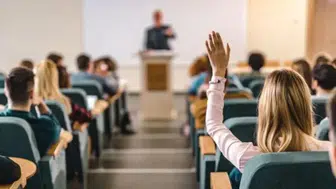 Duru Candansayar, Serebral Palsi ile Mücadele Ederek İki Bölüm Bitirdi ve Akademisyen Olmayı Hedefliyor