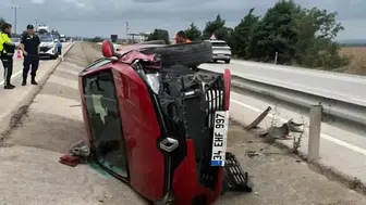 Bursa'da kontrolden çıkan otomobil kanala düştü : 1 yaralı