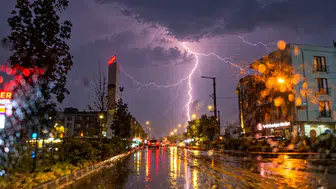 Düzce'de Geceyi Aydınlatan Şimşeklerin Ardından Gelen Sağanak Yağış Neler Getirecek?