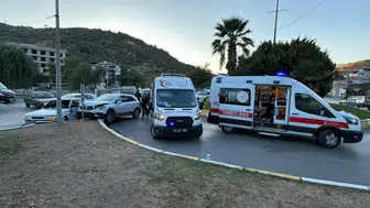 Söke'de iki otomobil çarpıştı: Kazada 2 kişi yaralandı