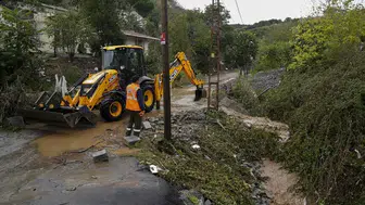 İstanbul'da Sağanak Sonrası Temizlik ve Onarım Çalışmaları Sürüyor