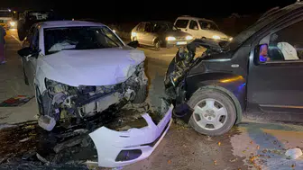 Samsun'da Trafik Kazası: Otomobil ve Hafif Ticari Araç Çarpıştı, 5 Kişi Yaralandı