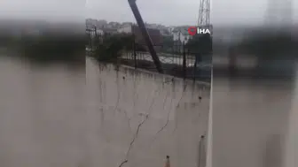 Kocaeli'de Sağanak Yağış Nedeniyle İstinat Duvarı Çöktü