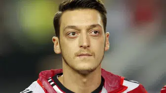 Mesut Özil oyuncağını satışa çıkardı : Fiyatı belli oldu