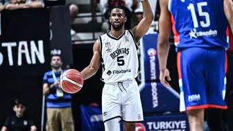 EuroLeague'de türk kulüpleri Anadolu Efes ve Beşiktaş tarihte ilk kez karşılaşacak mı ?