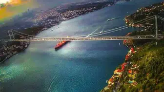 Karadeniz'de Hedef Alınan Dev Petrol Tankeri İstanbul Boğazı'ndan Geçiş Yaptı