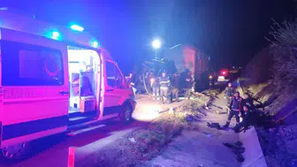 Amasya'da Kontrolden Çıkan Minibüs Dereye Uçtu: 9 Yaralı Var