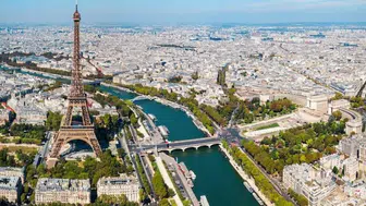 Fransa'nın Başkenti Paris'te Gece Yarısı Sokağa Çıkma Yasağı İlan Edildi