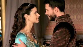 Beren Saat ve Ekin Koç 10 Yıl Sonra Yeniden Bir Arada