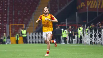 Galatasaray taraftarını kırmadı: Soyunma odasından geri döndü