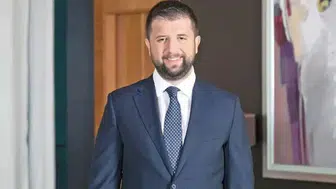 Selim Akın kimdir ve hangi görevleri üstlenmektedir ?